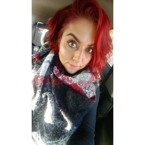 Meet your Posher, Danielle